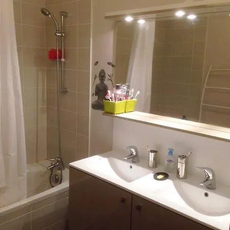 Le Domaine De Castera Apartamento *